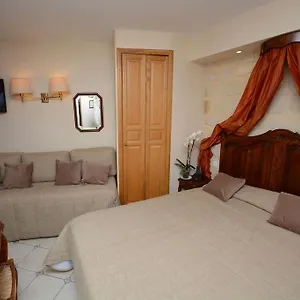 ** Otel Familia Fransa